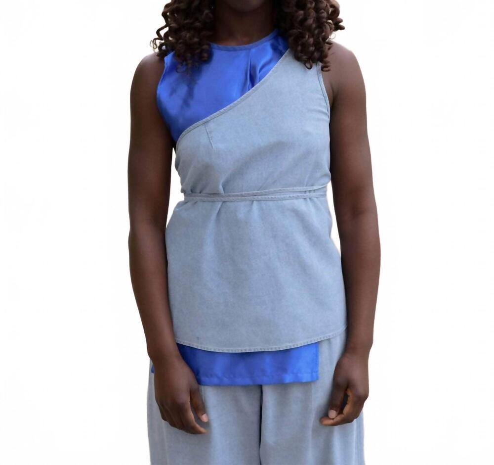 NEW BASERANGE eye top in light blue wash